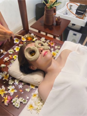 Chavi - Ayurvedic Facial Rejuvenation Massage